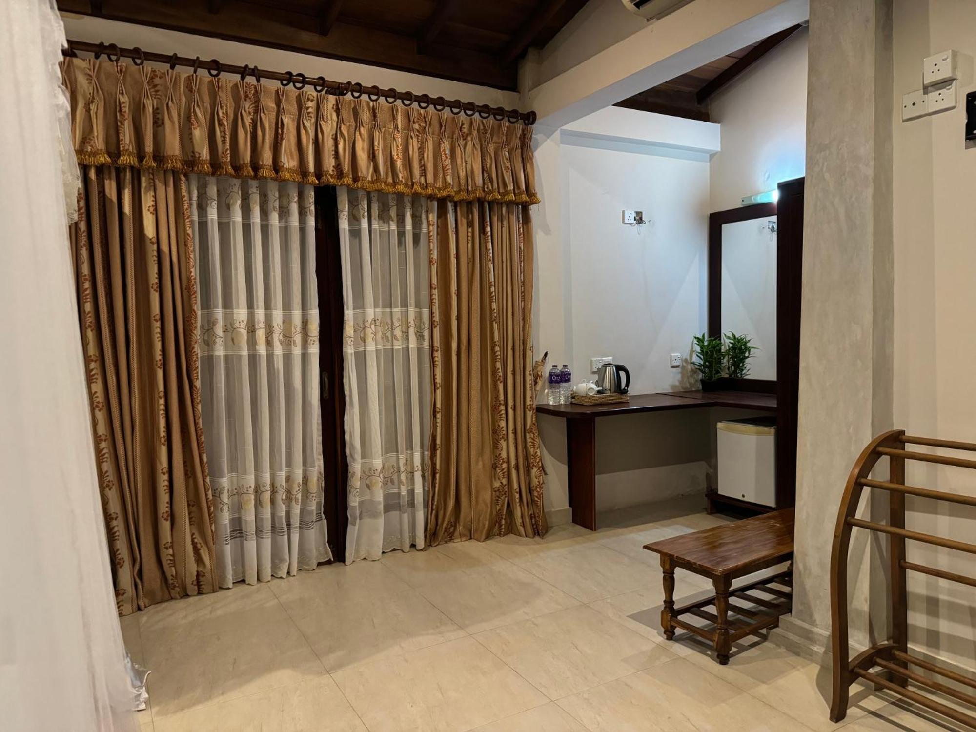 Brinkhouse Guesthouse , Unawatuna Beach Esterno foto